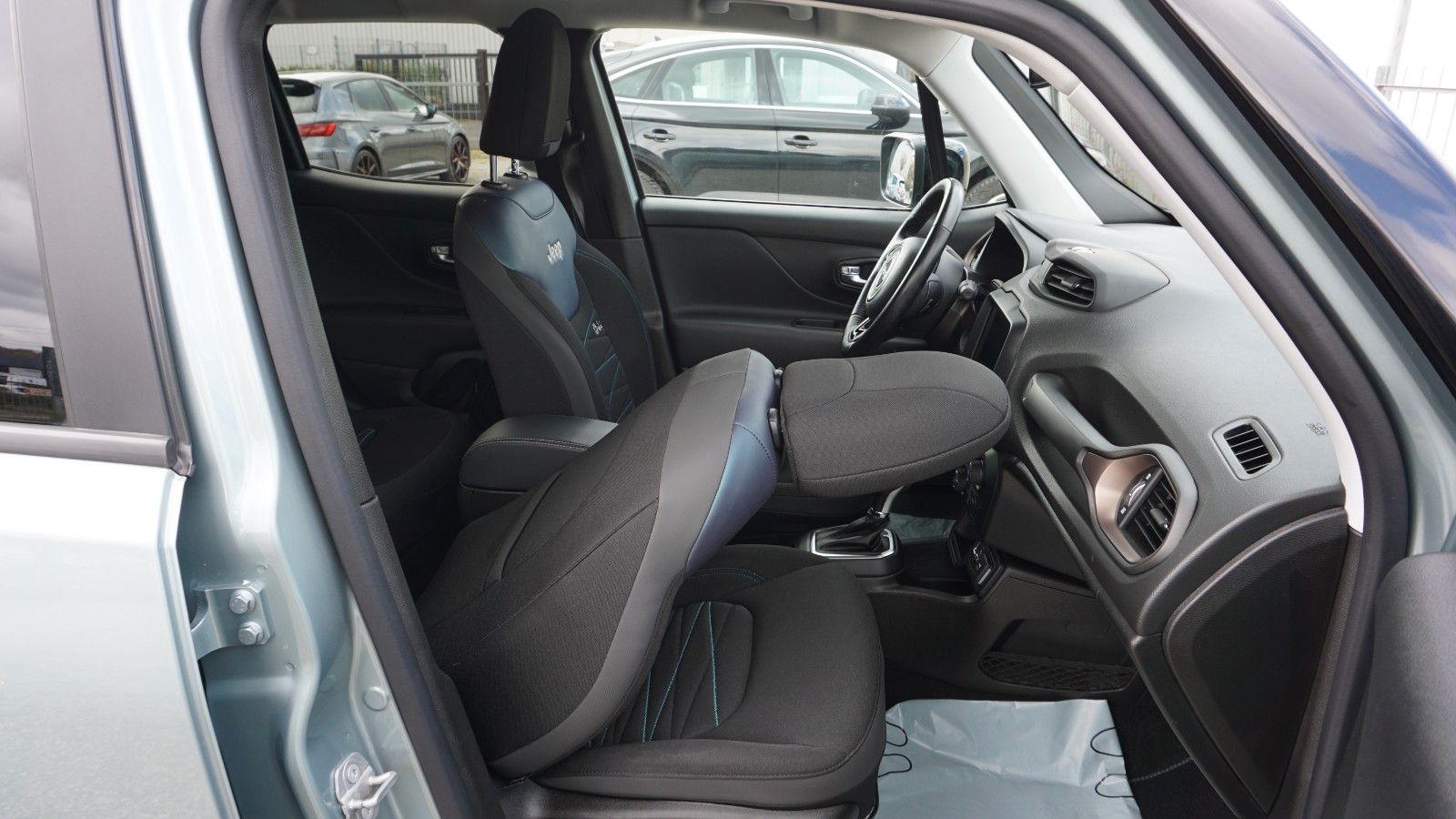 Fahrzeugabbildung Jeep Renegade Longitude Mild-Hybrid FWD, Kamera