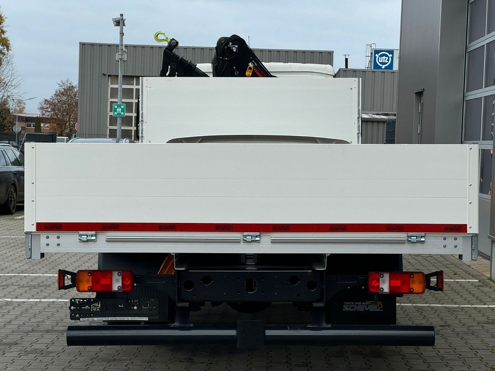 Fahrzeugabbildung MAN TGL 12.190 Pritsche 6,10m mit HIAB 072-4 / 4x2