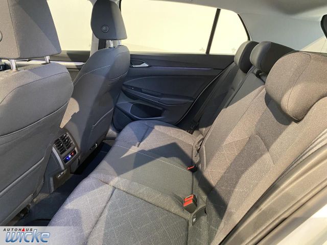 Golf VIII 1.5 TSI Life NAVI KLIMA PDC LED