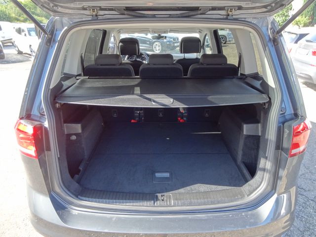 Fahrzeugabbildung Volkswagen Touran Sound/1.Hd/DSG/150PS/AHK/Navi/