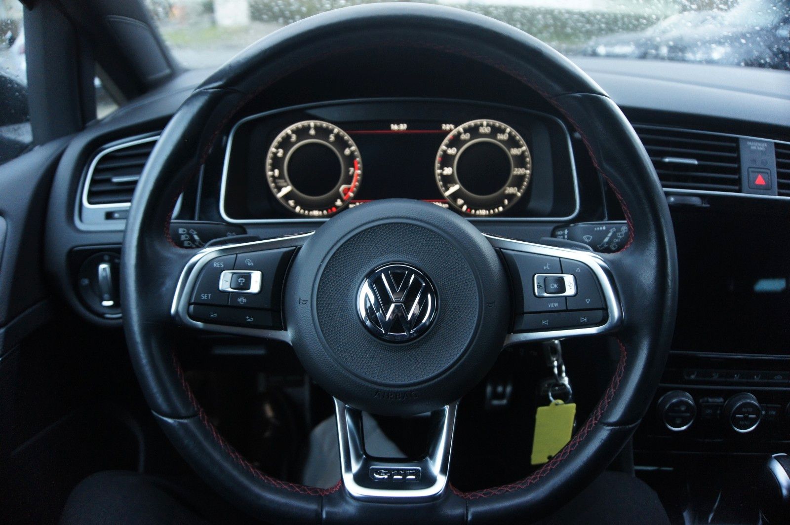 Fahrzeugabbildung Volkswagen Golf VII Lim. GTI Performance  Navi, Alu, SH,