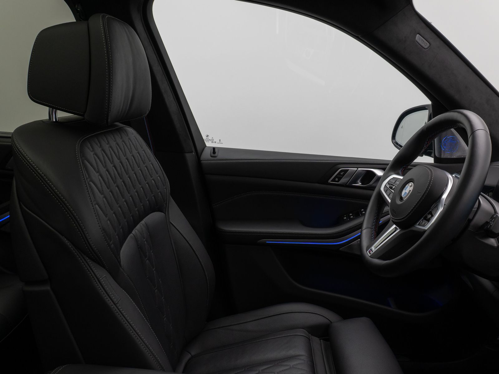 Fahrzeugabbildung BMW X5 M60i Panorama 360° B&W SoftCL Massage 22Zoll