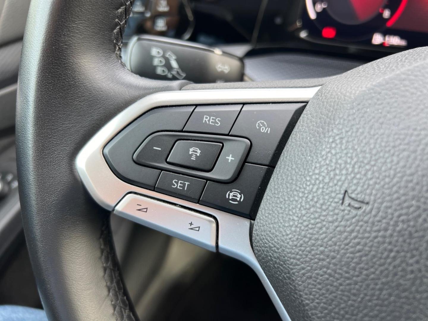 Volkswagen Golf VIII United 1.5 TSI BMT Alu 18 Navi PDC SHZ, миниатюра 24