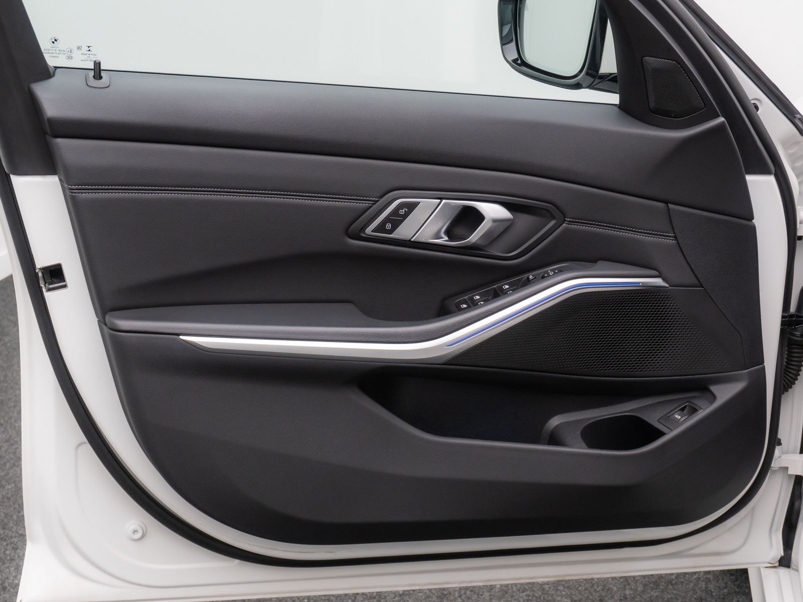 Fahrzeugabbildung BMW 320i Sport Line HUD DAB Lordos Alarm HiFi Komfor