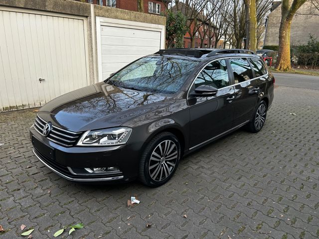 Volkswagen Passat 1.4 TSI Automatik Pano LED Navi PDC