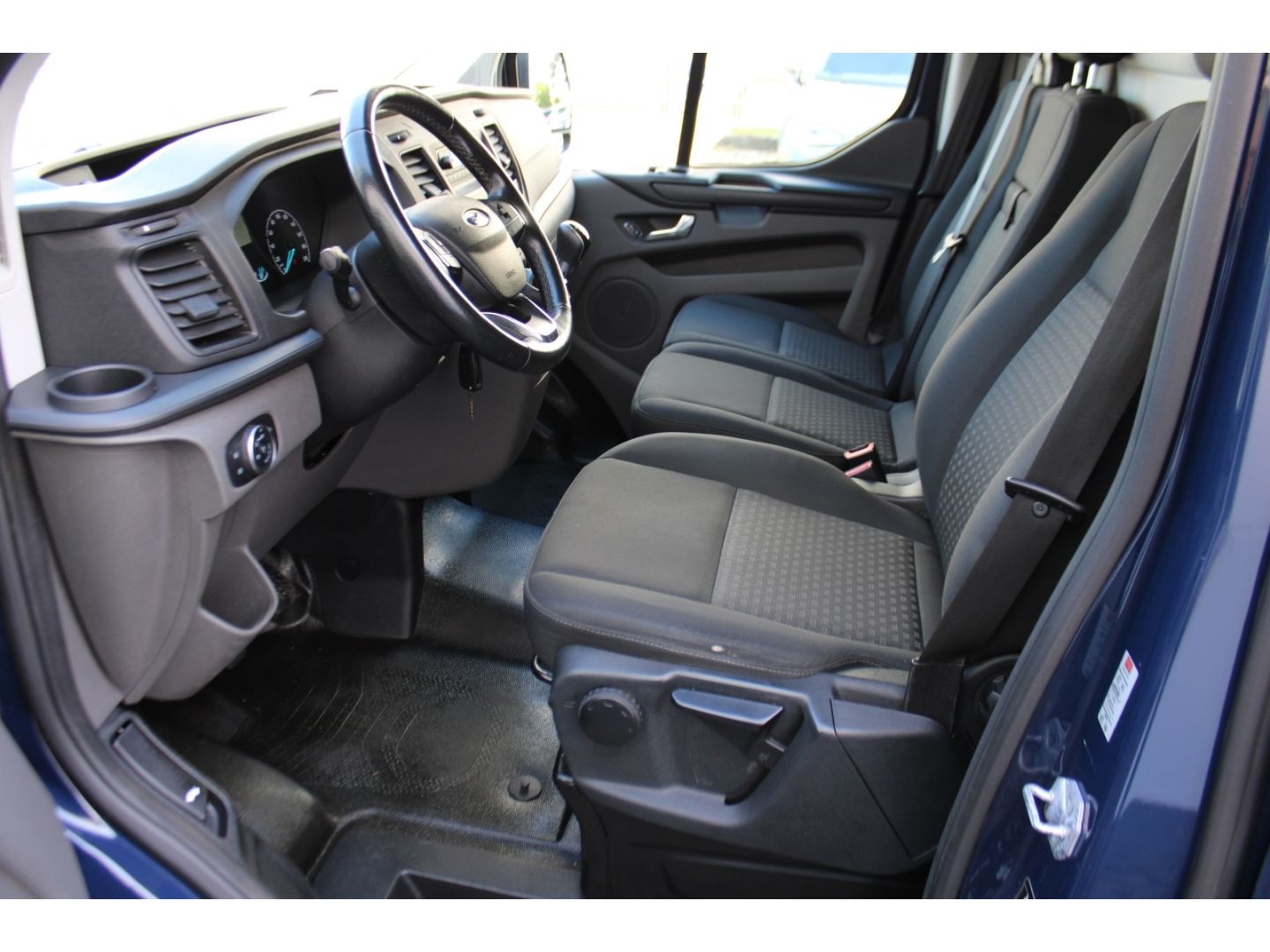 FORD Transit Custom 300 L1 2.0 TDCi Trend 2xSchiebetü - Image 7