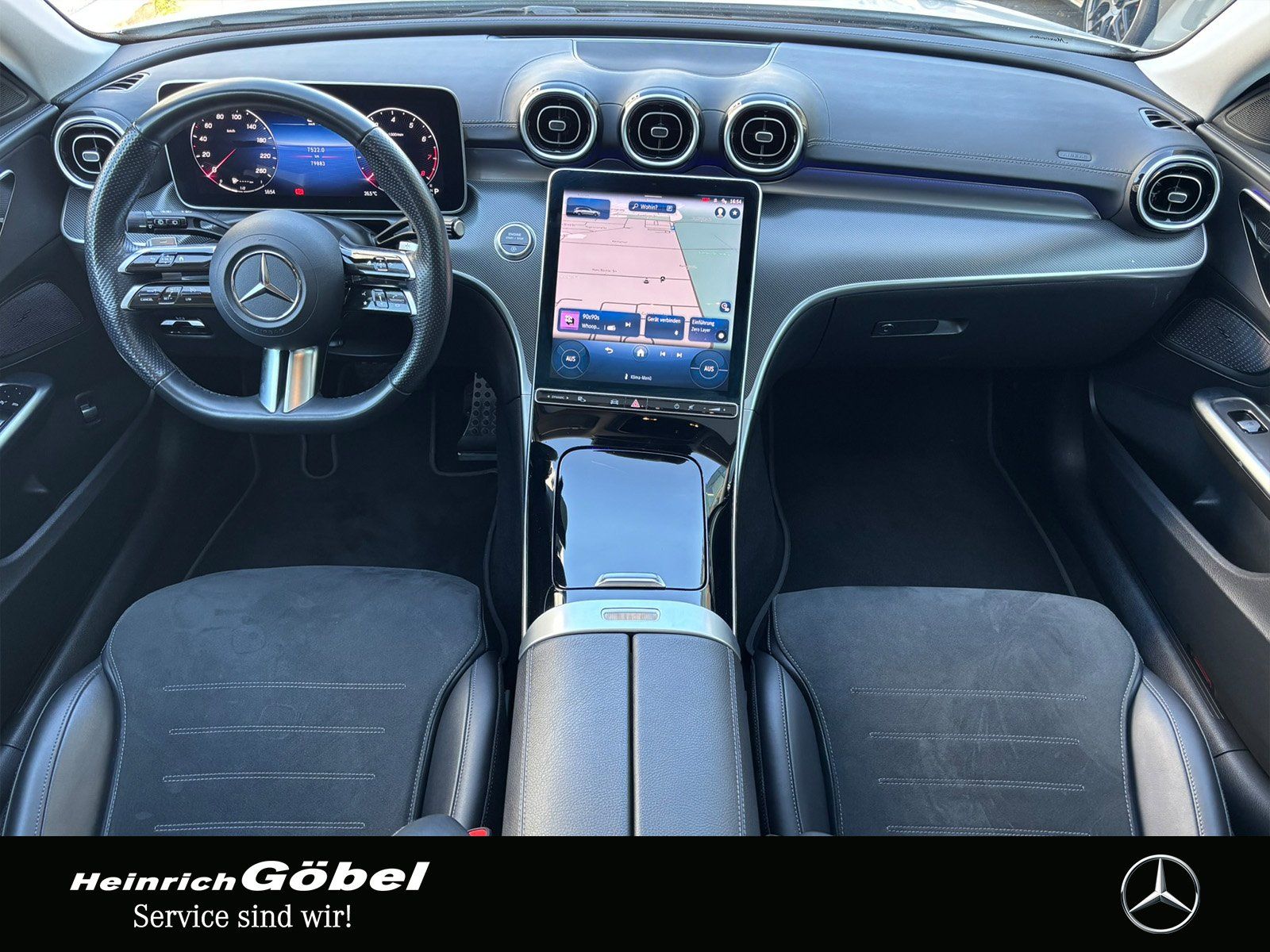 Fahrzeugabbildung Mercedes-Benz C 180 T AMG*PANO*LED*TOTWINKEL*NIGHT-PAKET*KAMER