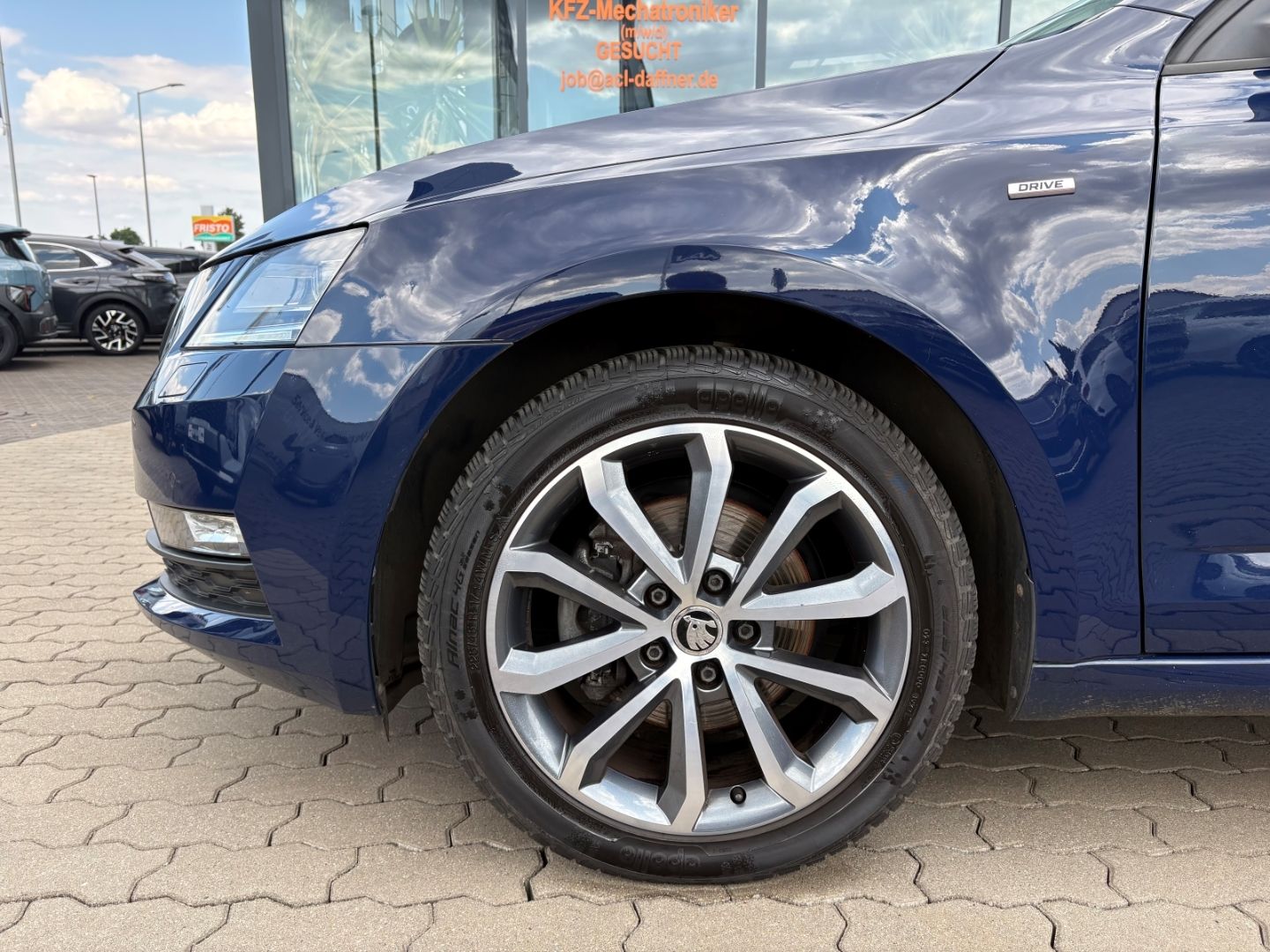 Fahrzeugabbildung SKODA Octavia Drive TotWinkAss Allwetter AppleCarPlay