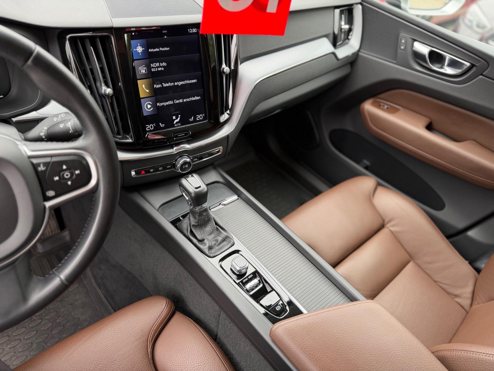 Volvo XC60 Momentum Pro*LEDER*ACC*LED*SENSUS*APPLECAR