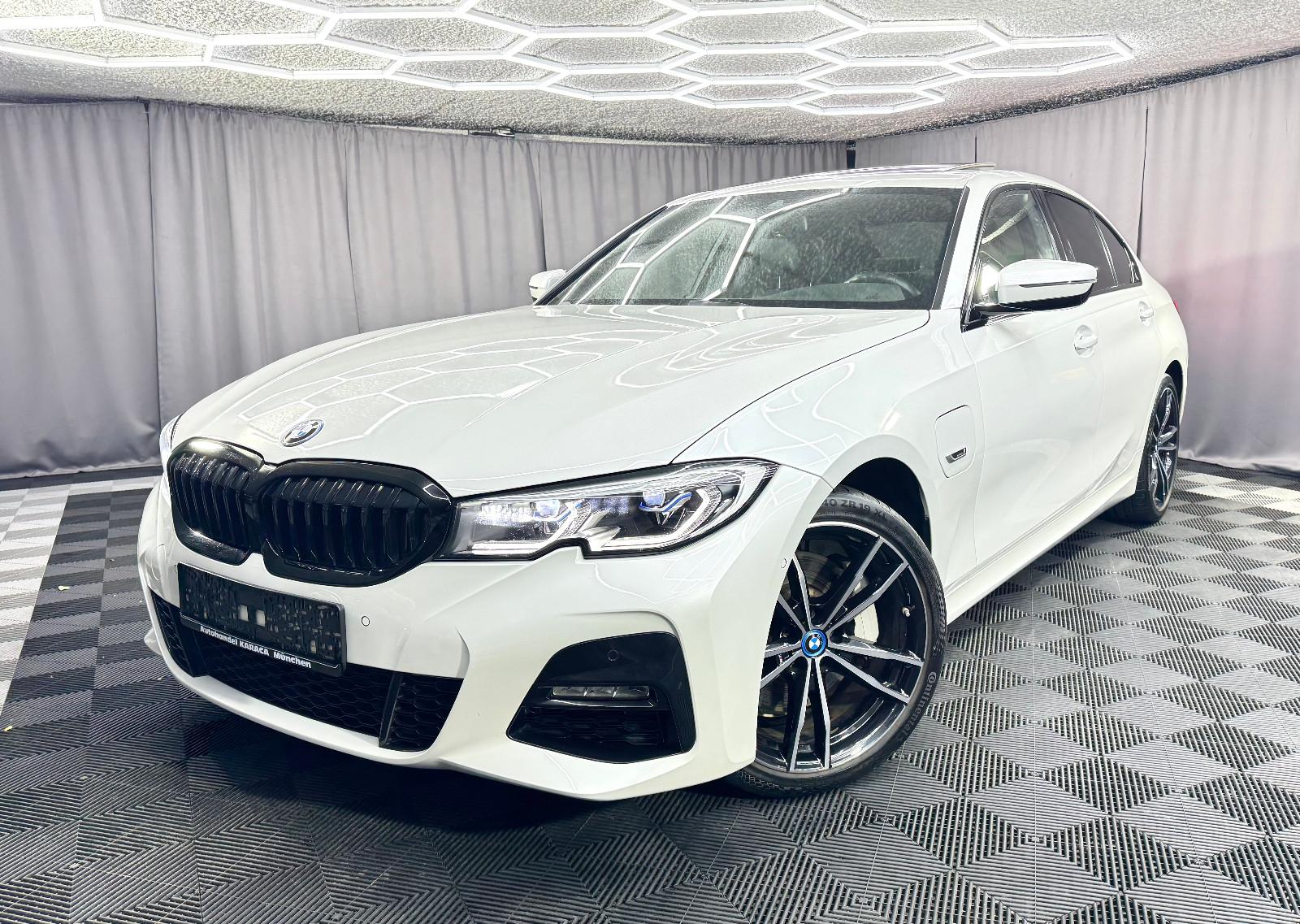 BMW 330e M Sport Aut. Laser Glasdach RFK HeadUp 19"