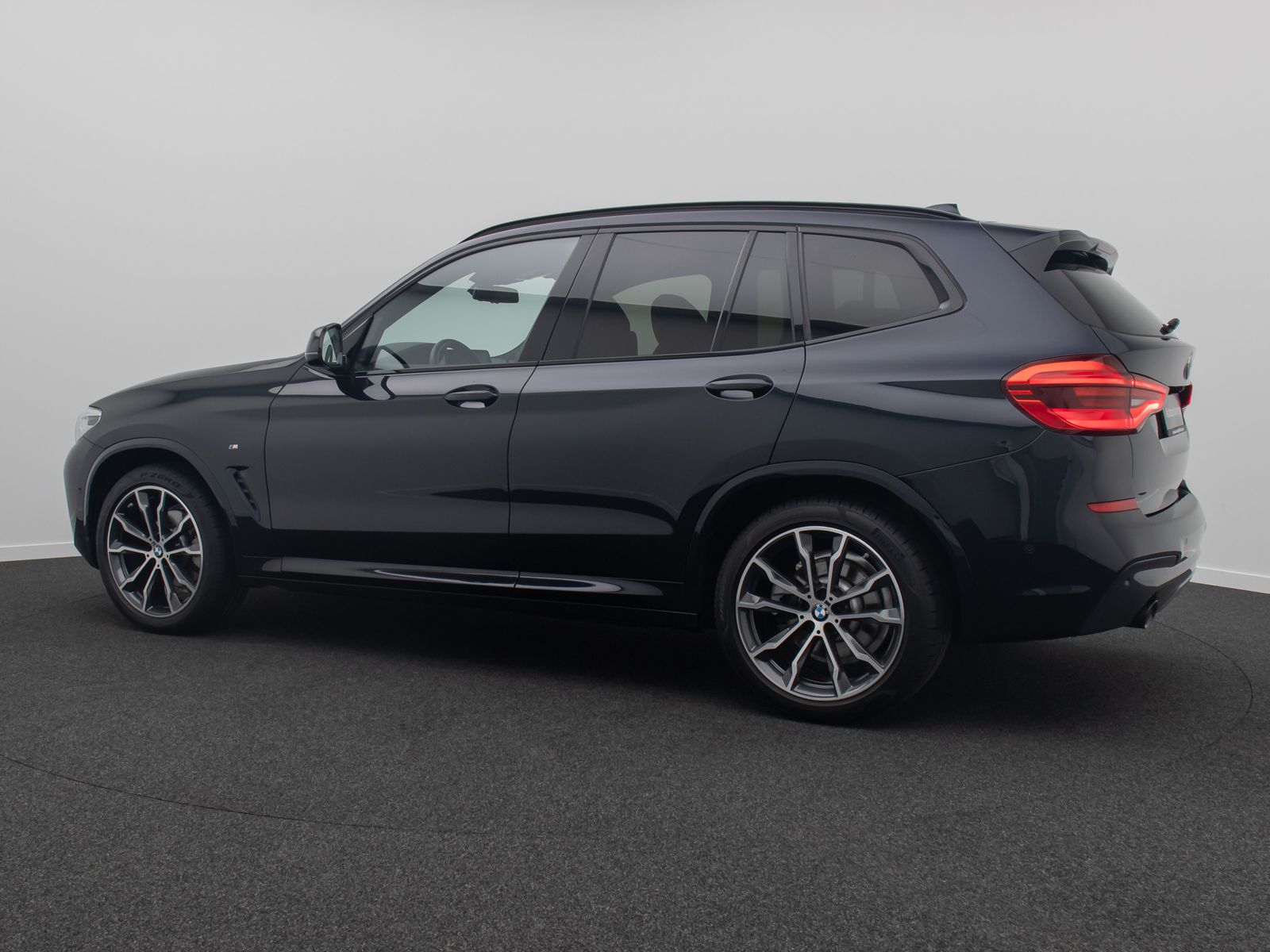 Fahrzeugabbildung BMW X3 xD20d M Sport HUD DAB HiFi Panorama 20Zoll