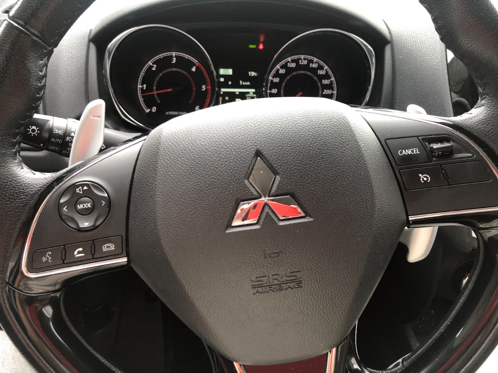 Fahrzeugabbildung Mitsubishi ASX SUV-Star+ 4WD Hagelschaden