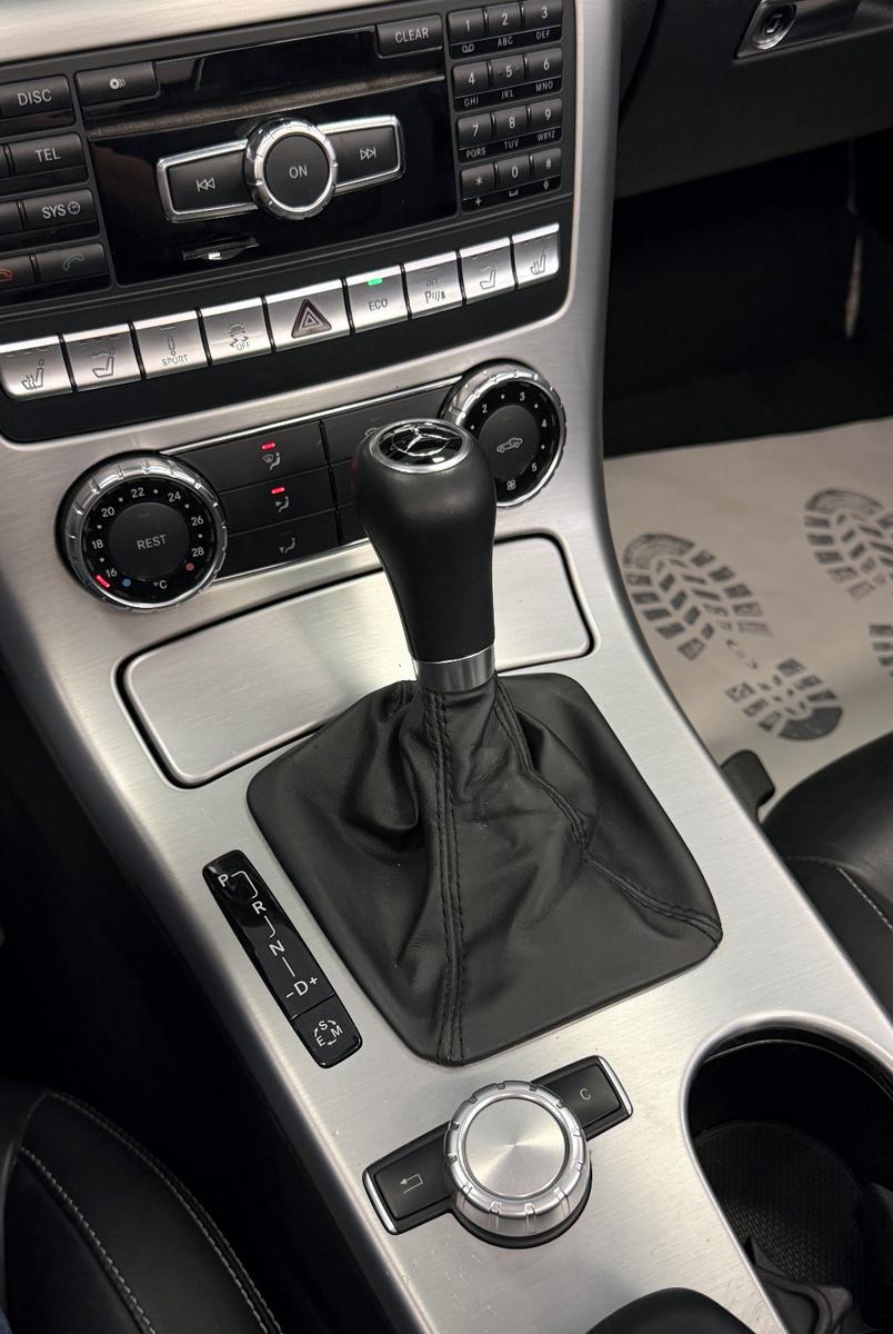 Mercedes-Benz SLK 250 CDI BE Roadster *AMG*Glasdach*AirScarf
