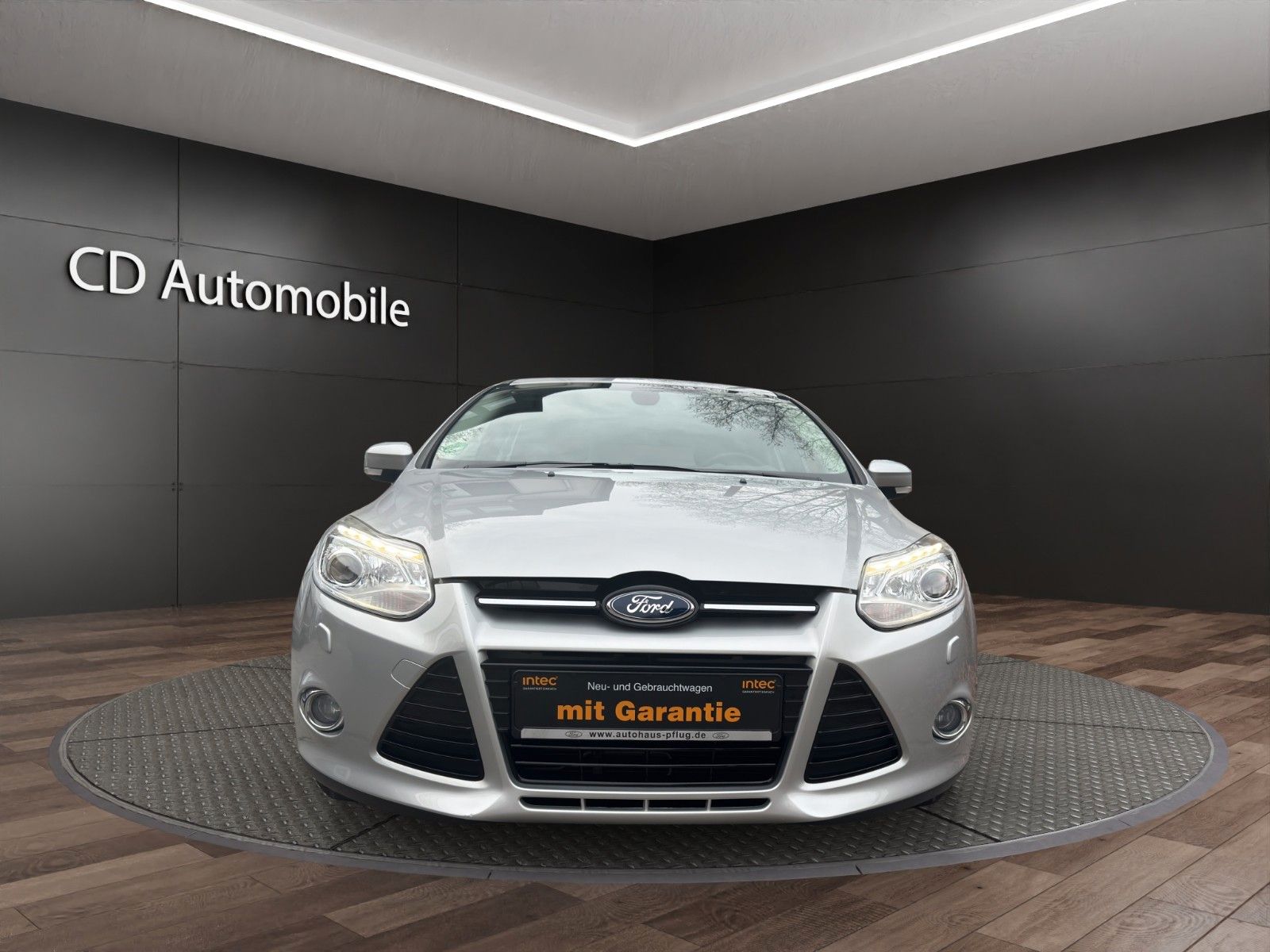 Fahrzeugabbildung Ford Focus Lim. Titanium Automatik/1HAND