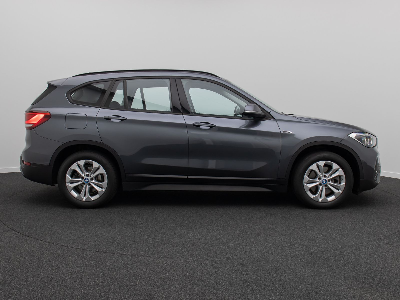 Fahrzeugabbildung BMW X1 xD25e Navi+HiFi Kamera Alarm HUD DAB Panorama