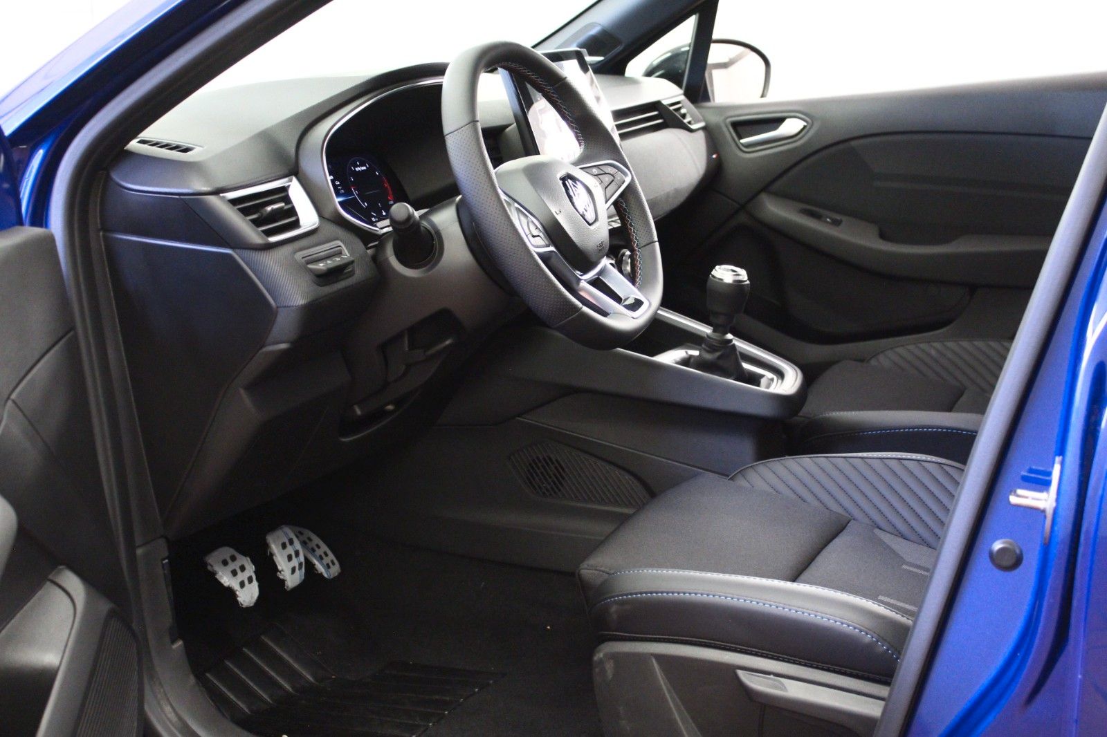 Fahrzeugabbildung Renault Clio TCe 90 Esprit Alpine *Winter-Paket*Bose*