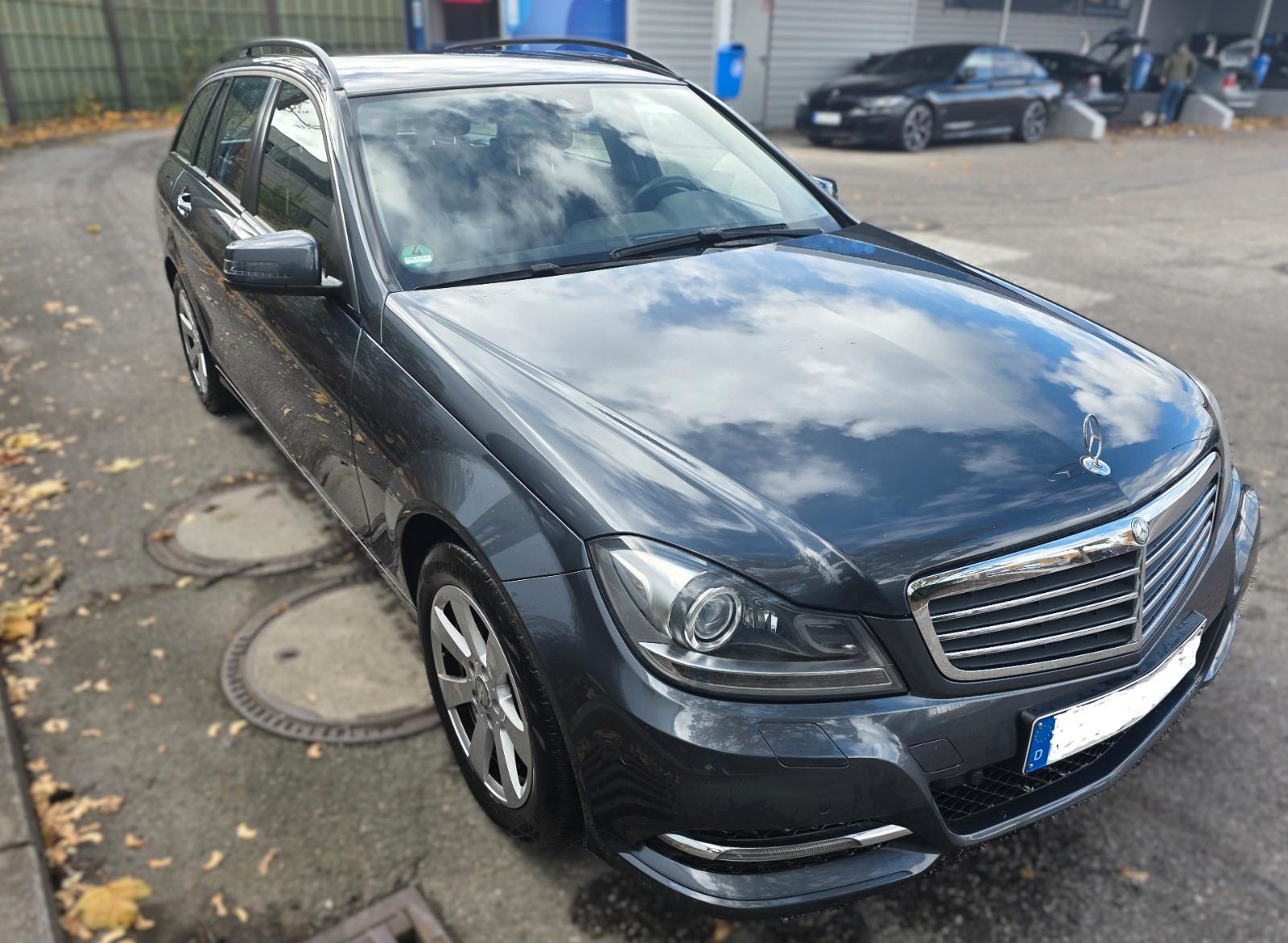 Mercedes-Benz C220 2014 — rear view
