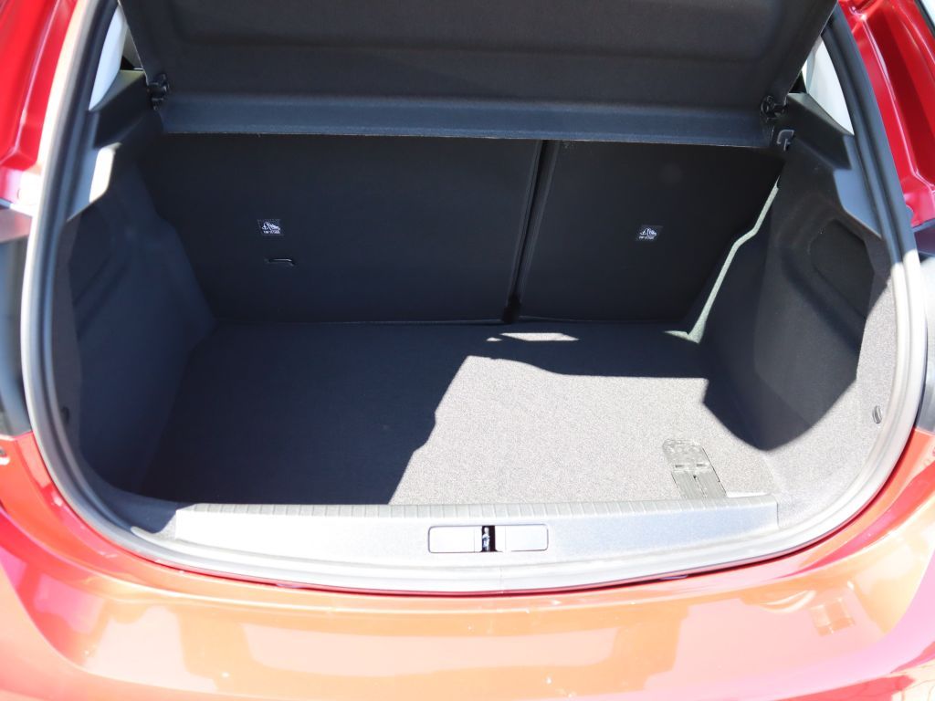 Fahrzeugabbildung Opel Corsa 1.2 Turbo Aut.+Komfort-Pak.+LED+Allwetter