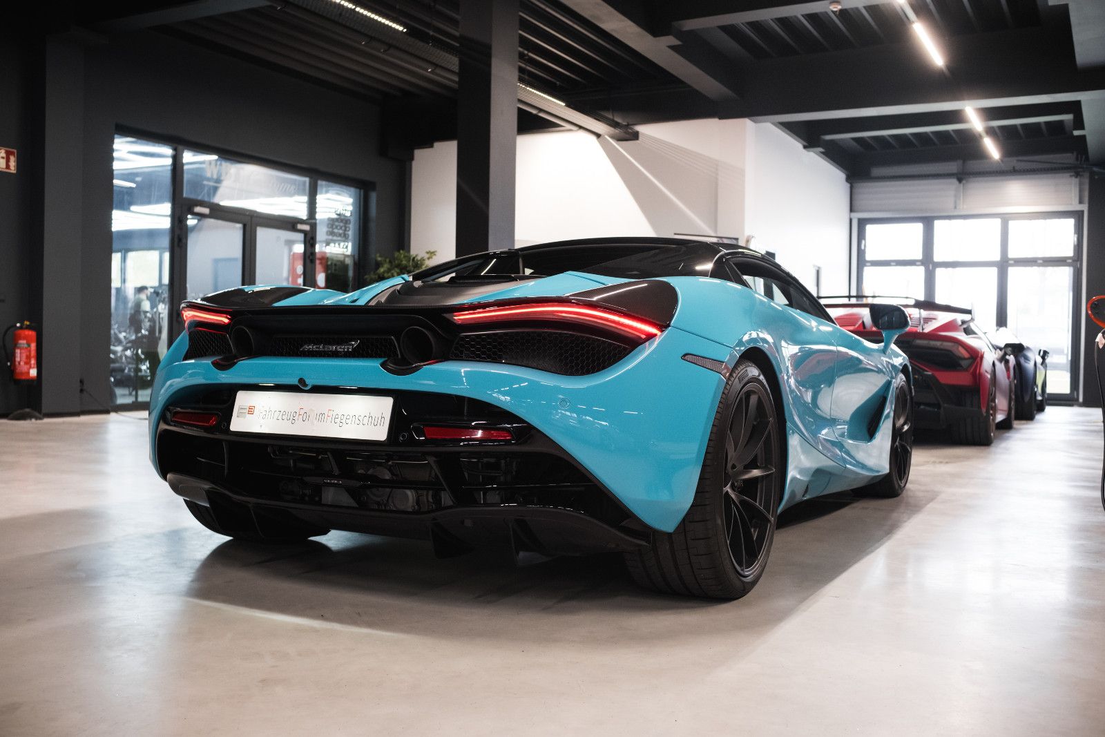 Fahrzeugabbildung McLaren 720S-B&W-McLaren Performance Plus Pack-Steuer!