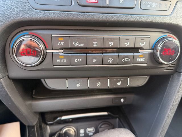 Fahrzeugabbildung Kia Ceed 1.6 CRDi Kombi Automatic Navi*Technol.Paket