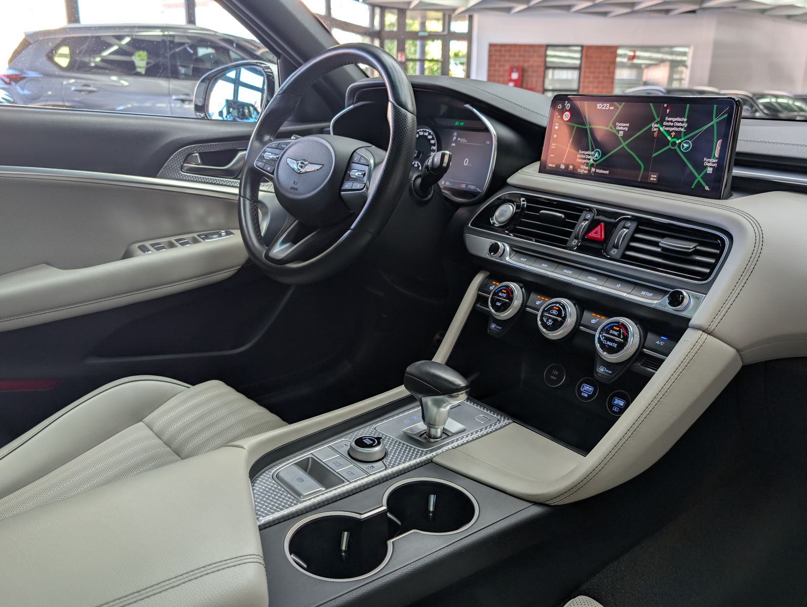 Fahrzeugabbildung Genesis G70 2.0 T-GDI Sport PANO*LEDER*ACC*LED*KAM*19"LM