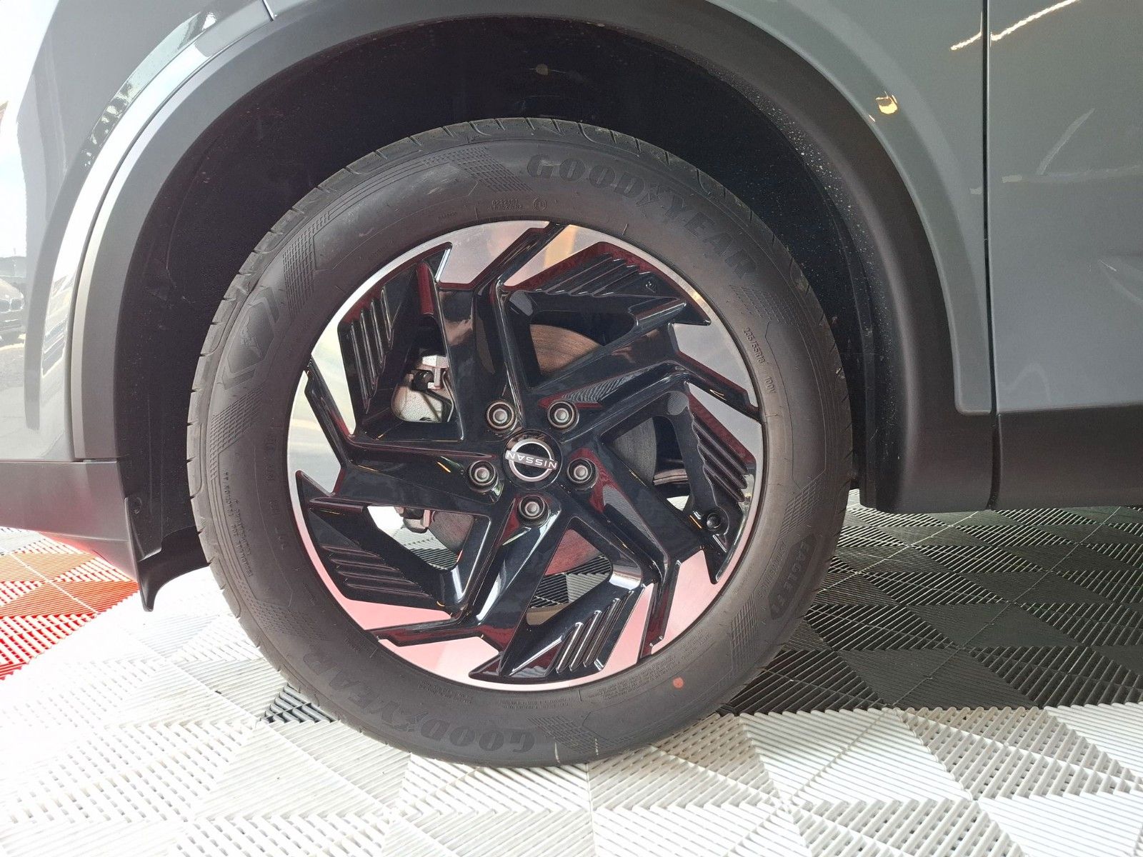 Fahrzeugabbildung Nissan Qashqai N-Connecta 1.3 DIG-T mHEV X-TRONIC 116 k