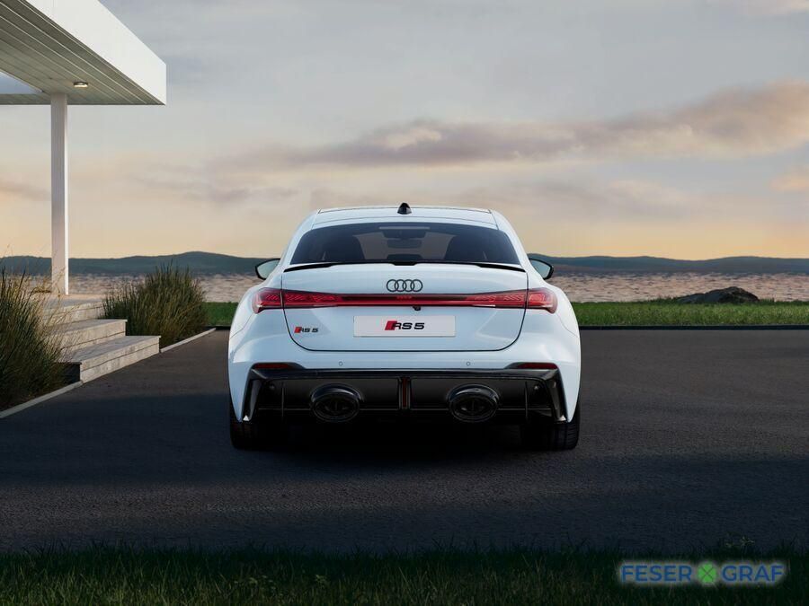 Audi RS5 Sondermodell kumulusblau 470 kW tiptronic imagem 3