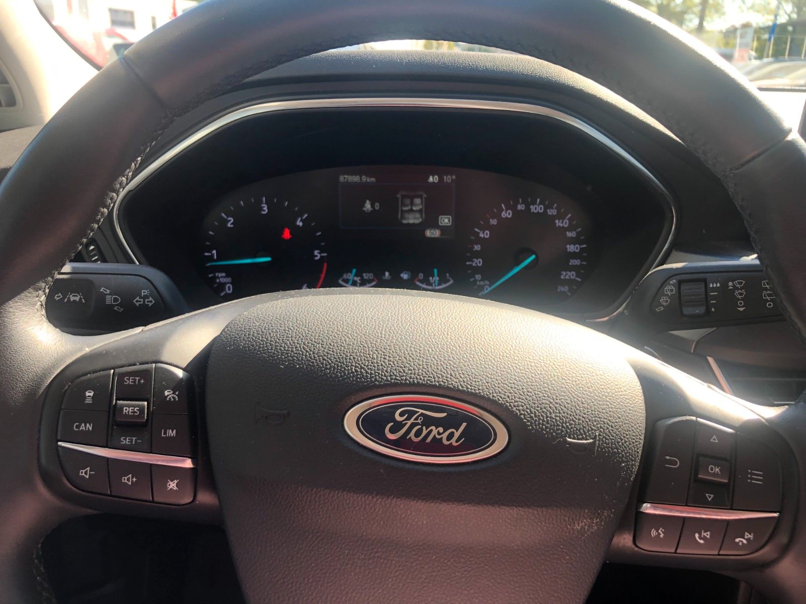 Fahrzeugabbildung Ford Focus Turnier Active