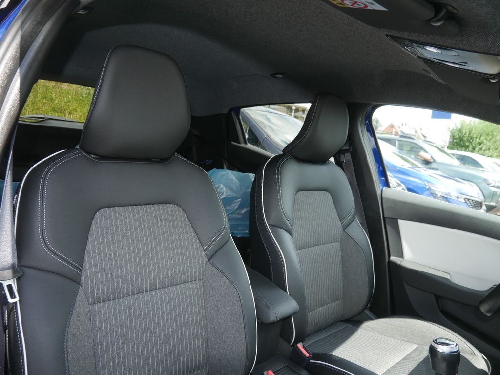 Fahrzeugabbildung Renault Clio Techno TCe 90 KLIMA PDC SHZ KAMERA NAVI LED