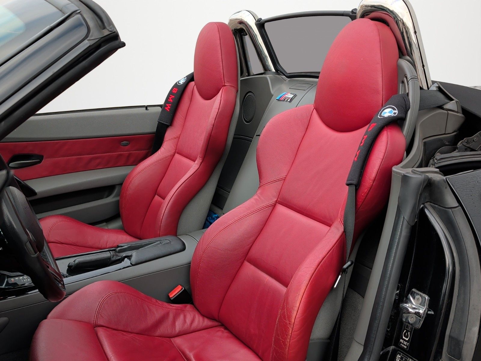 Fahrzeugabbildung BMW Z4 ROADSTER 3.0i M SPORT LEDER EISENMANN SHZ 19"