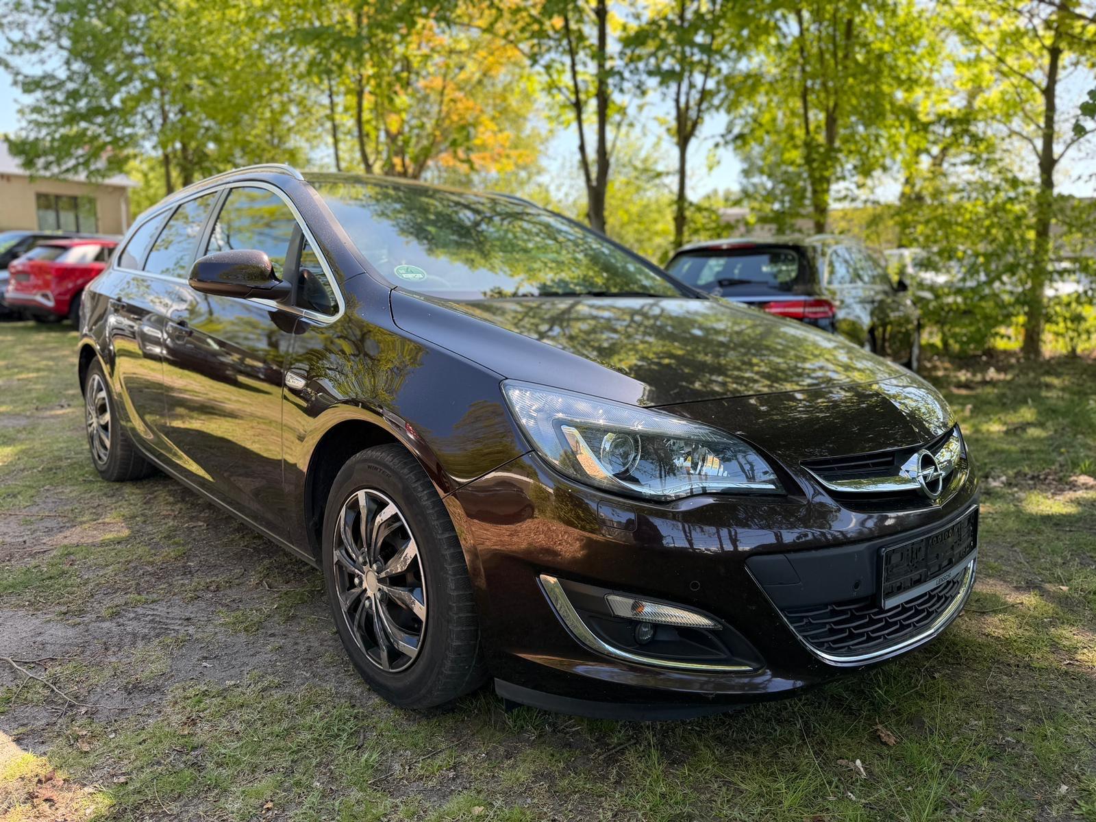 Opel Astra J 1.4 Sports Tourer Exklusiv'LED'Kamera''