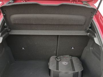Peugeot 208 e- Allure Elektromotor 136 e- Kam.+KeyLess
