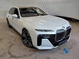 BMW 740d xDrive M Sport 21" Sky Lounge TV Standhzg. - BMW 740 in Oberhausen