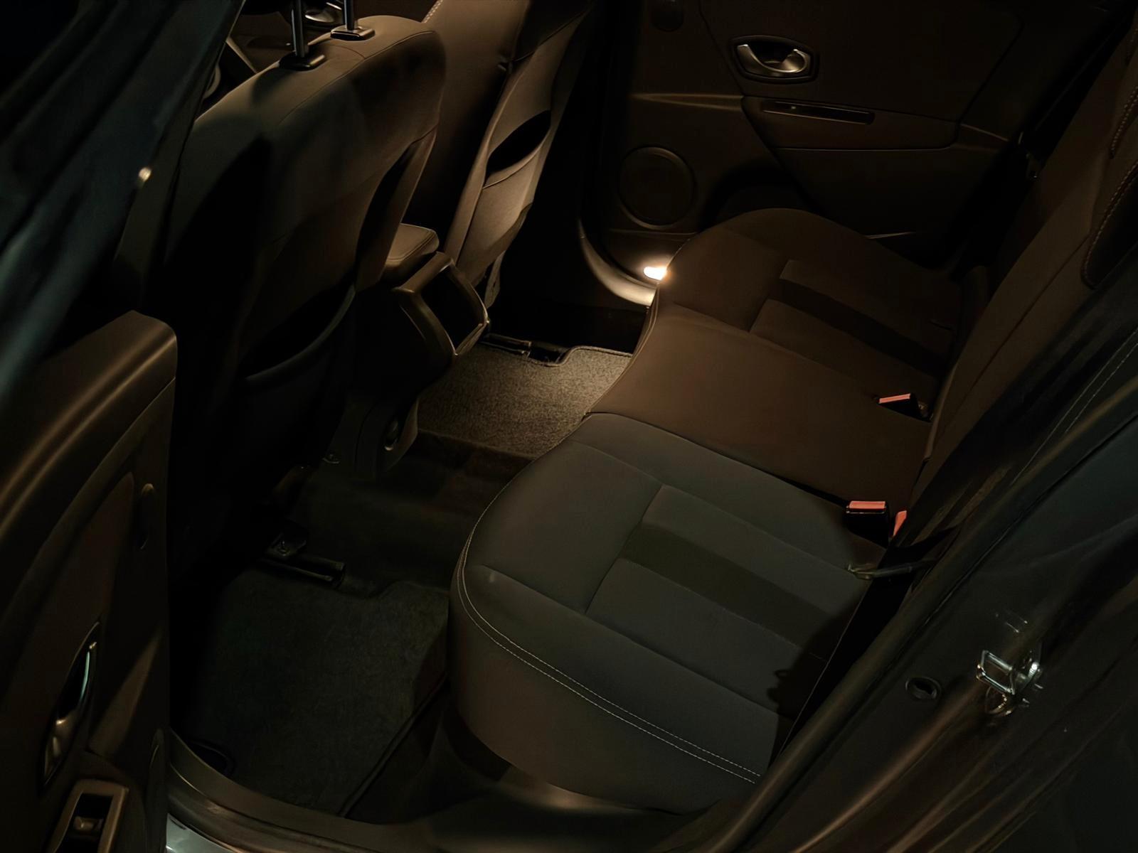 Renault Megane 2011 — photo 28