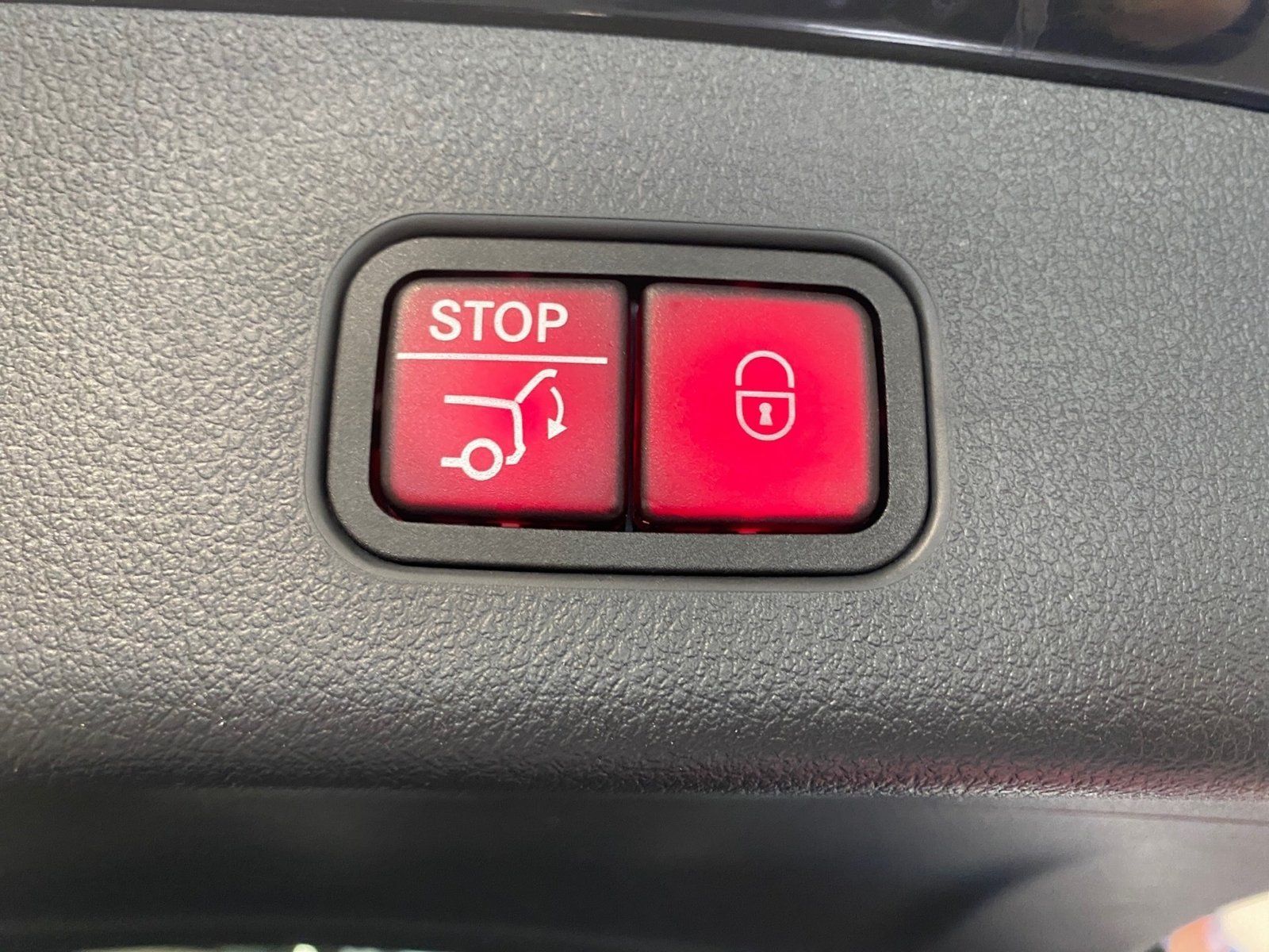 Fahrzeugabbildung Mercedes-Benz GLC 300 de 4M AMG*Distronic*AHK*Burmester*Memory
