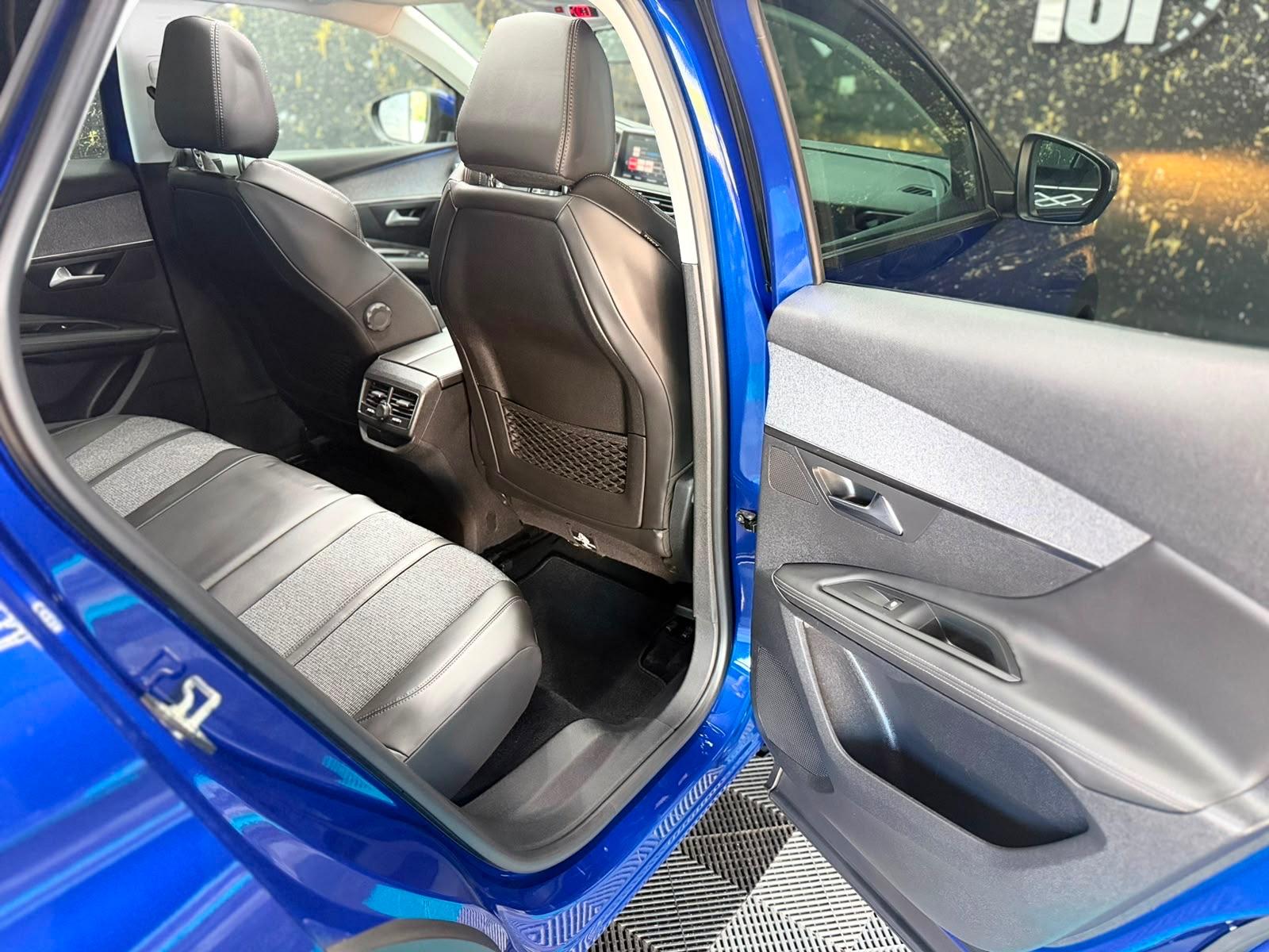 Peugeot 3008 Allure/2HND/PANO/SHZ