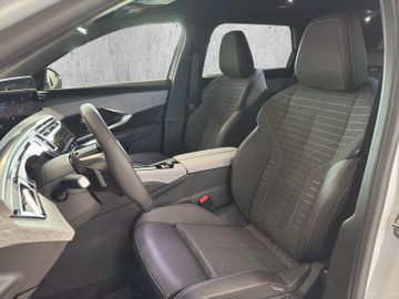 Peugeot 5008 Allure Hybrid 136 +Kam.+SHZ+KeyLess+SpurH