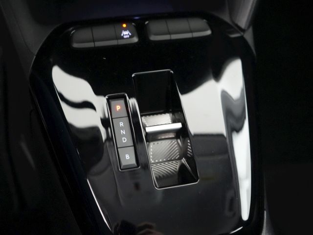 Corsa-e F 50kWH AT+KEYLESS+KLIMAAUTOMATIK+MULTIM