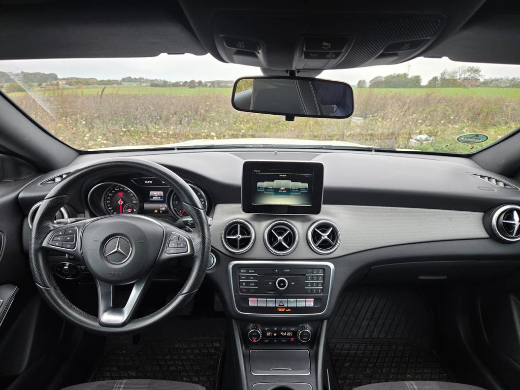 Mercedes-Benz CLA 200
