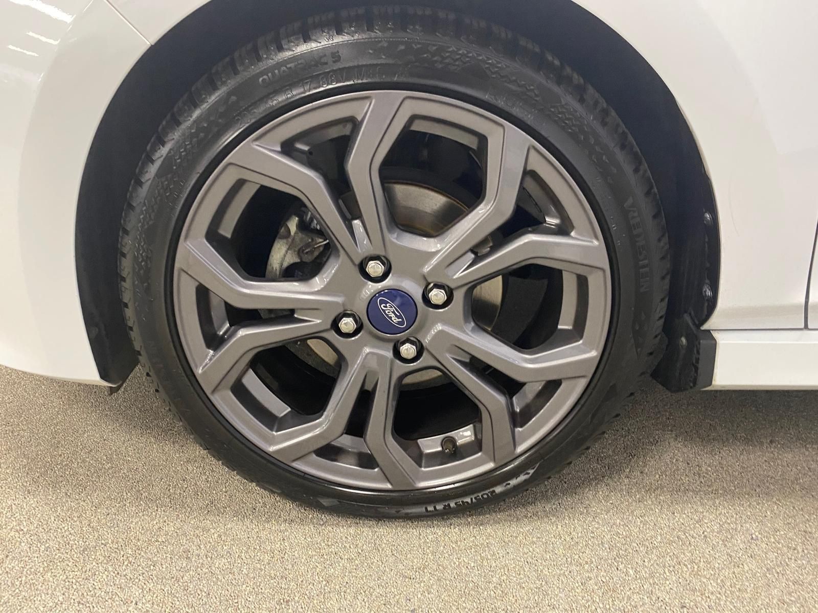 Fahrzeugabbildung Ford Fiesta 1.0 EcoBoost KAT ST-Line APP+KLIMA+RFK+PD
