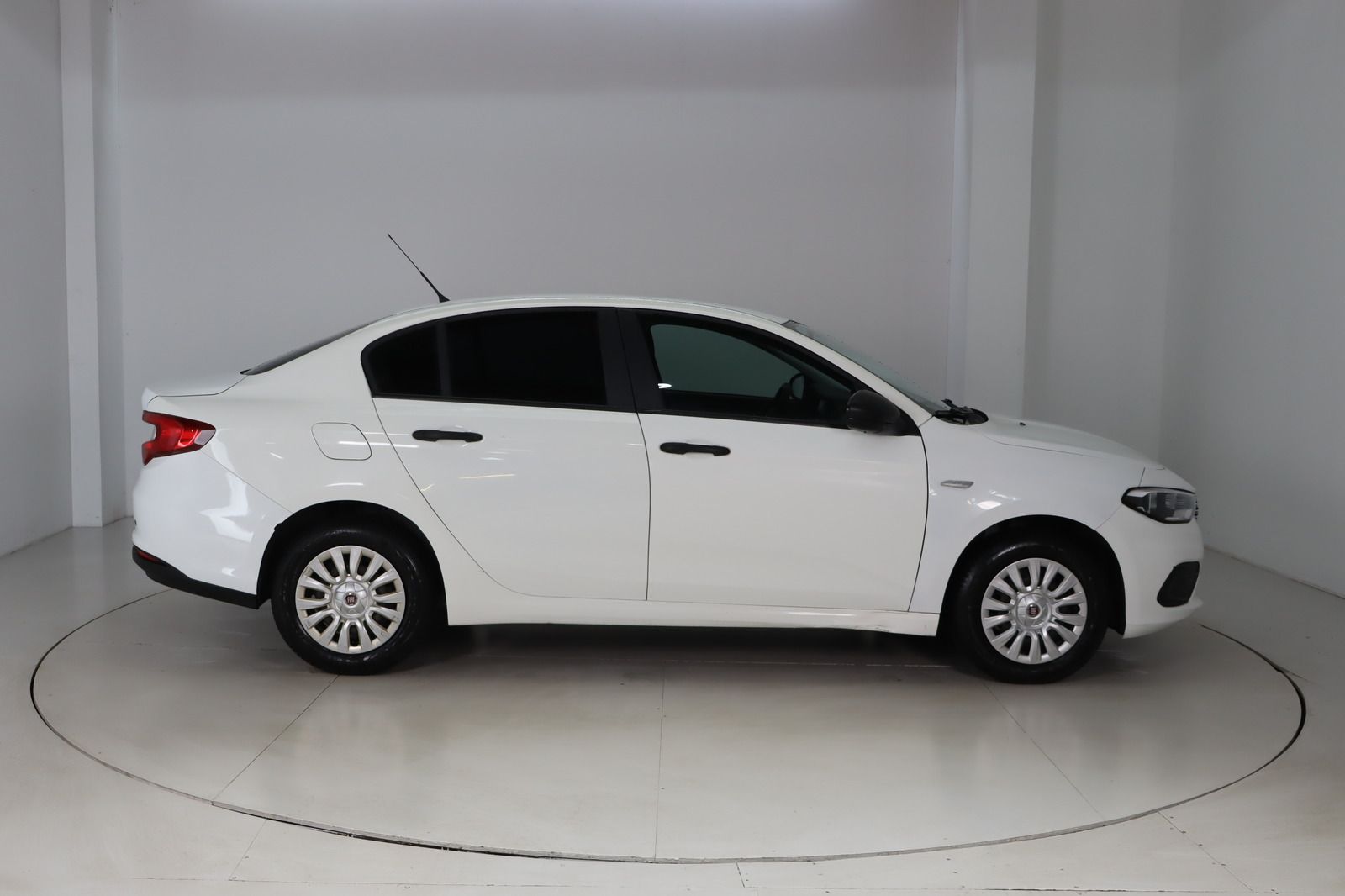 Fahrzeugabbildung Fiat Tipo 1.4 * PDC * HU/AU neu