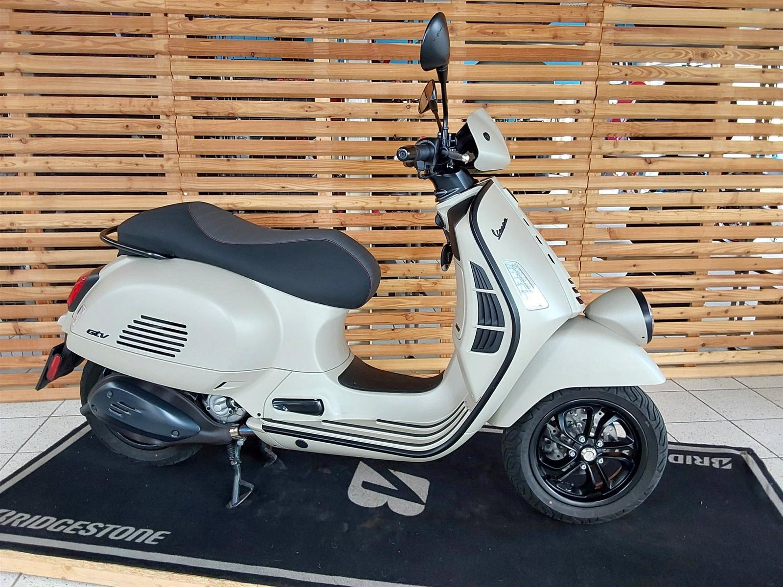 Vespa GTV 300 **Top Zustand**- Inspektion Neu-