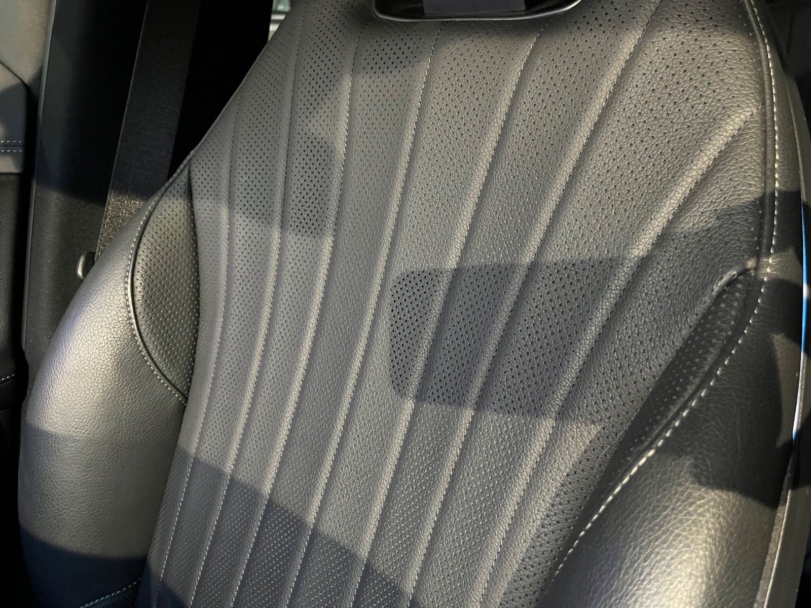 Fahrzeugabbildung Mercedes-Benz EQE 350+ SUV Edition AMG ACC Pano Burm. 4xSitzh.