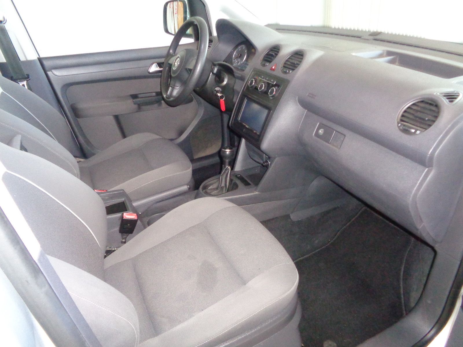 Fahrzeugabbildung Volkswagen Caddy Maxi / KLIMA / 7 SITZE / TÜV 06.2026