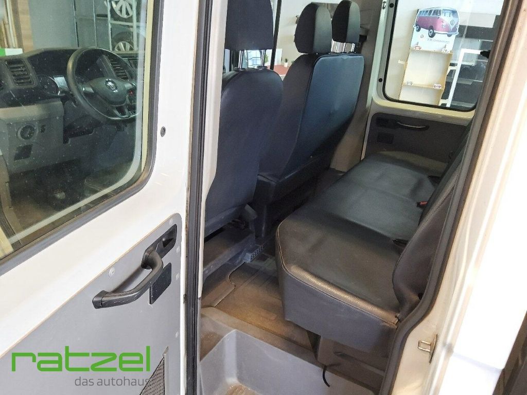 Fahrzeugabbildung Volkswagen Crafter DoKa MR 2.0 TDI SCR 4MOTION StandHZG AHK