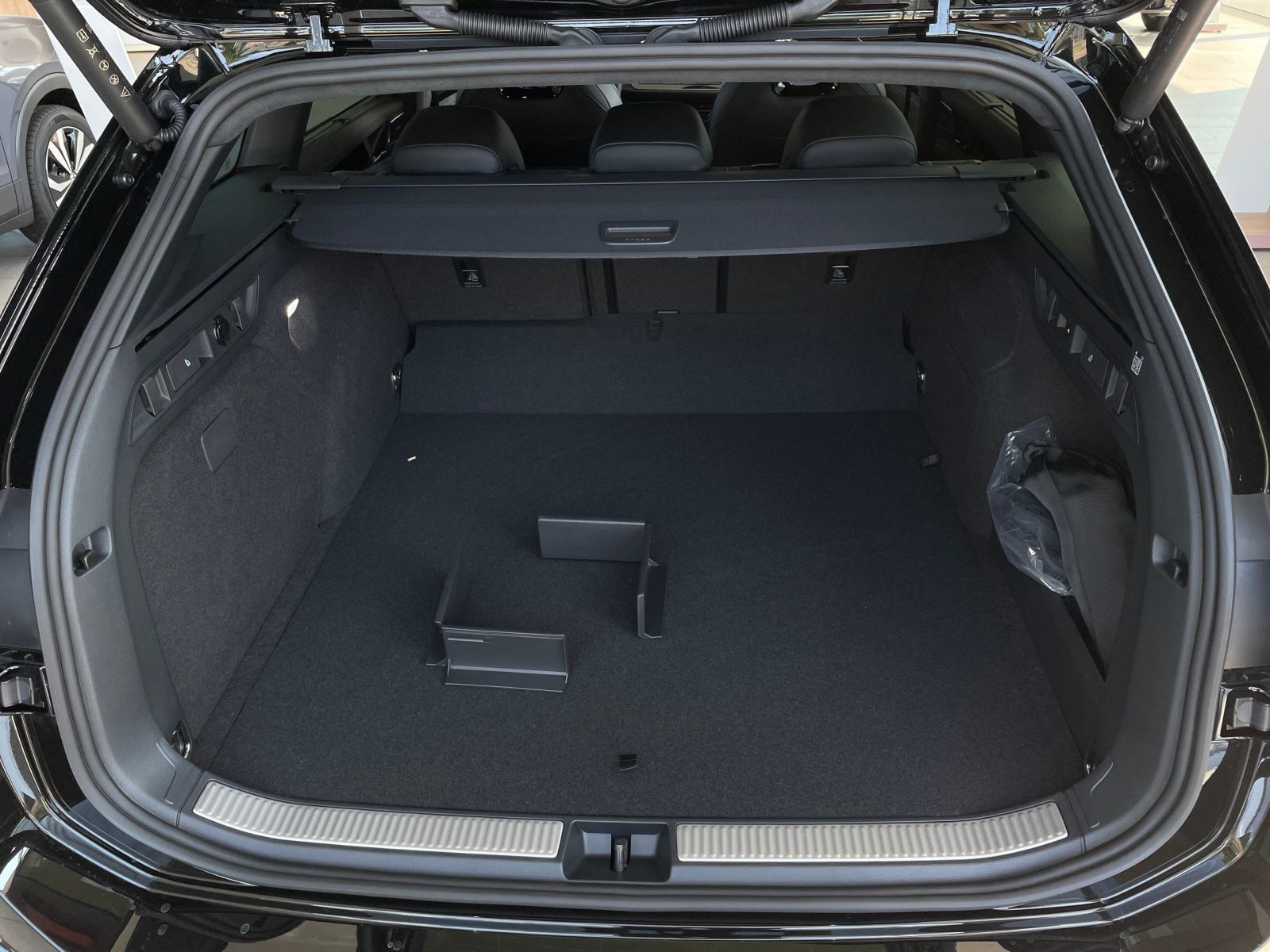 Volkswagen Passat R-Line 1.5 TSI eHybrid Signature ACC AHK foto 13