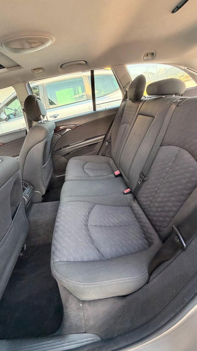 Mercedes-Benz E220 2004 — photo 11