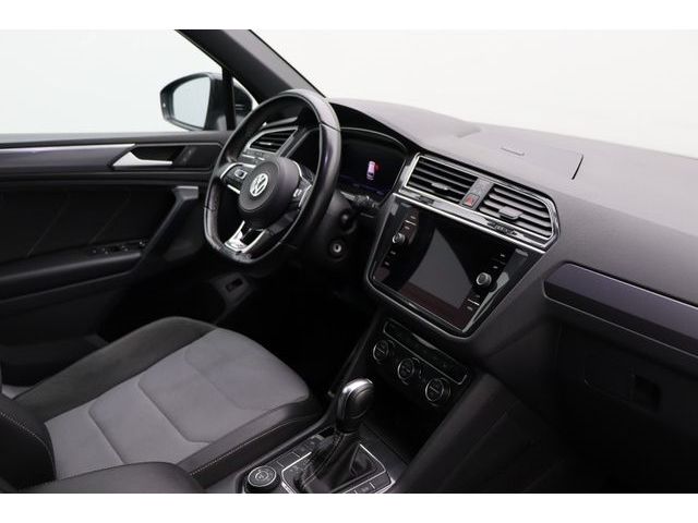 Fahrzeugabbildung Volkswagen Tiguan Highline R-Line ACC 4Motion Kamera 19