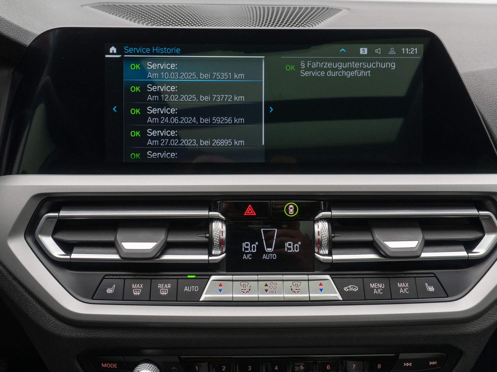 Fahrzeugabbildung BMW 330e xD ACC HUD Kamera DAB Alarm Panorama 19Zoll