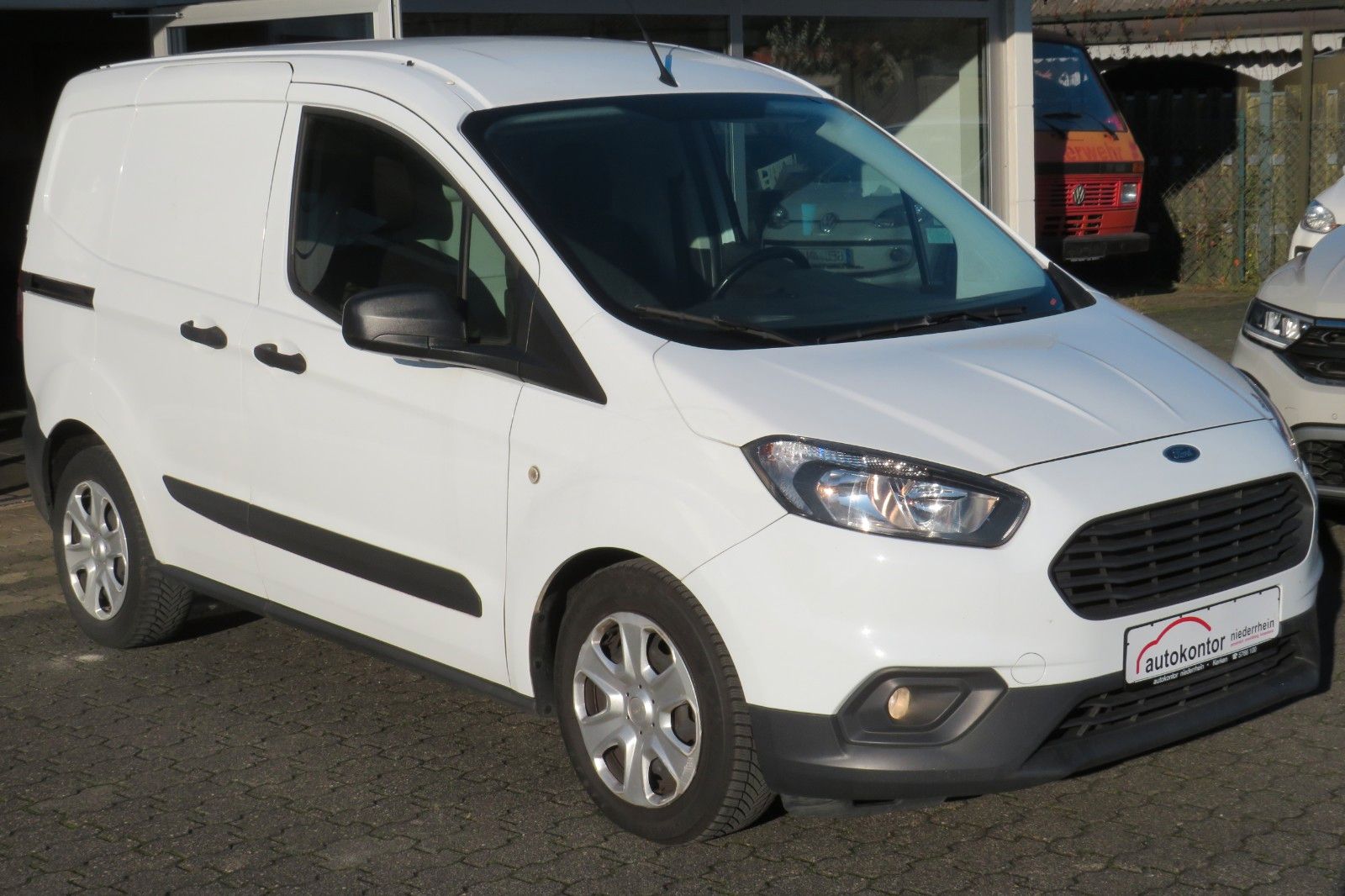 Fahrzeugabbildung Ford Transit Courier Trend KASTEN KLIMA FLÜGEL 1.HD